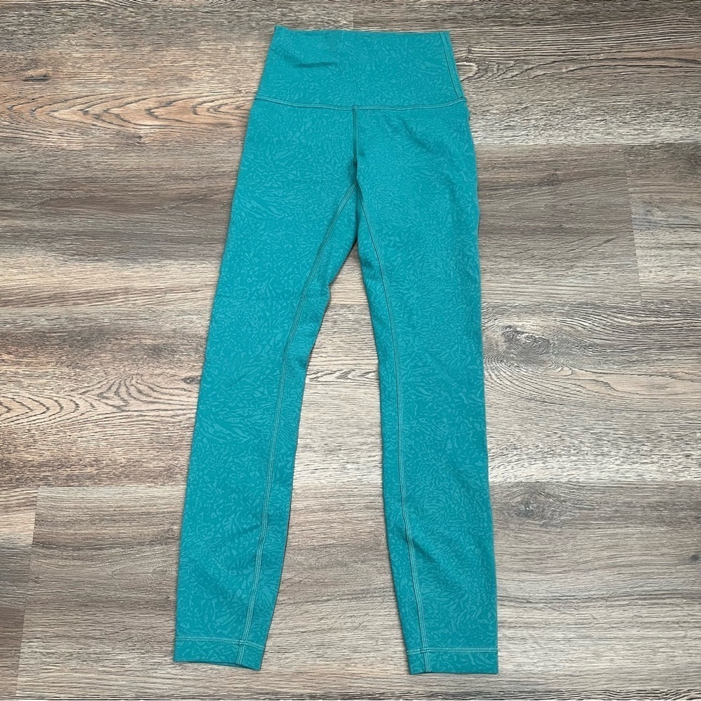 Lululemon Wunder Train High-Rise Tight 25"
Crunch Teal Lagoon size 2